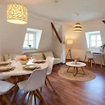 Grosse Dtv-zertifizierte An Der Mosel Fuer 7 Personen - 3 Schlafzimmer, Parkplatz & Waschmaschine * ترابن ترارباخ