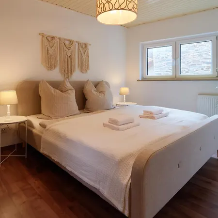 Апартаменты Grosse Dtv-zertifizierte An Der Mosel Fuer 7 Personen - 3 Schlafzimmer, Parkplatz & Waschmaschine Трабен-Трарбах
