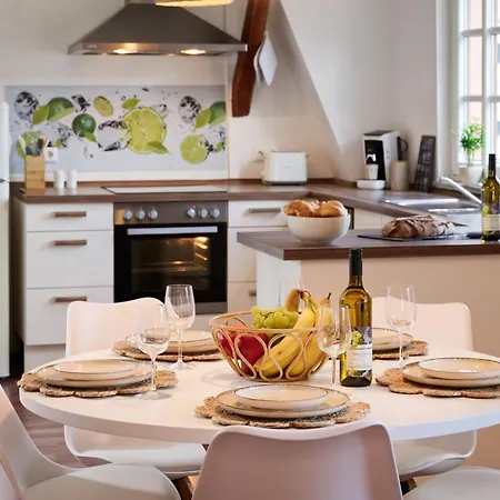 Lägenhet Bg Living & Hosting - Gemuetliche Mosel-Ferienwohnung Fuer Familien & Weinliebhaber In Top Lage - 3 Schlafzimmer, Bis 7 Personen, Parkplatz & Waschmaschine