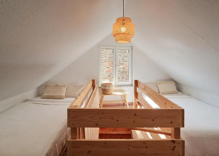 Grosse Dtv-zertifizierte An Der Mosel Fuer 7 Personen - 3 Schlafzimmer, Parkplatz & Waschmaschine Apartment