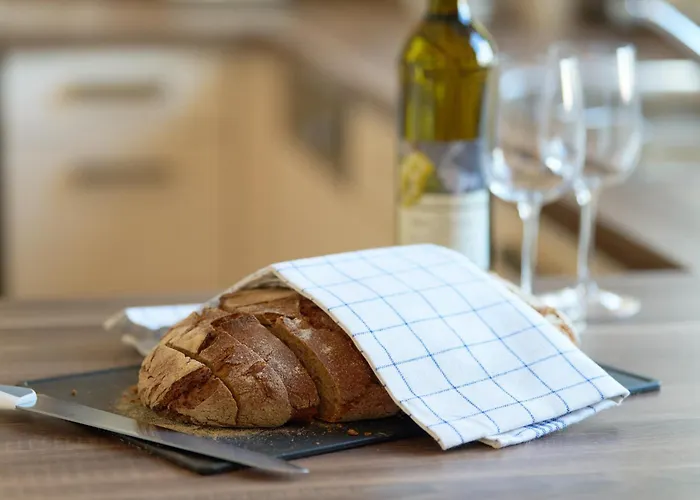 Bg Living & Hosting - Gemuetliche Mosel-ferienwohnung Fuer Familien & Weinliebhaber In Lage - 3 Schlafzimmer, Bis 7 Personen, Parkplatz & Waschmaschine Apartamento *