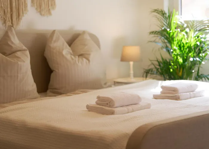 Apartamento Bg Living & Hosting - Gemuetliche Mosel-ferienwohnung Fuer Familien & Weinliebhaber In Lage - 3 Schlafzimmer, Bis 7 Personen, Parkplatz & Waschmaschine *