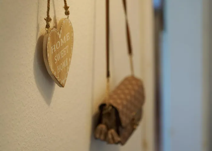 Bg Living & Hosting - Gemuetliche Mosel-ferienwohnung Fuer Familien & Weinliebhaber In Lage - 3 Schlafzimmer, Bis 7 Personen, Parkplatz & Waschmaschine Apartamento Traben-Trarbach