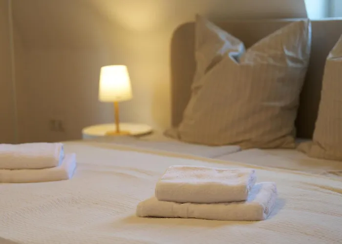 Bg Living & Hosting - Gemuetliche Mosel-ferienwohnung Fuer Familien & Weinliebhaber In Lage - 3 Schlafzimmer, Bis 7 Personen, Parkplatz & Waschmaschine Apartamento